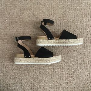 Espadrille sandals